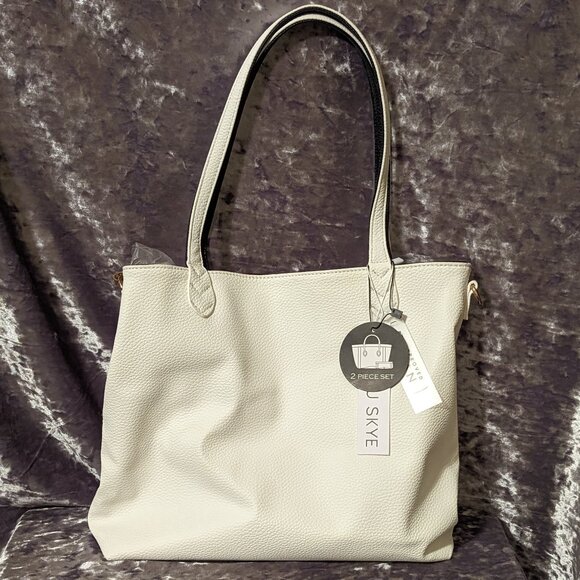 Malibu Skye Reversable Tote with Wristlet and Adjustable Strap NWT - Picture 3 of 11